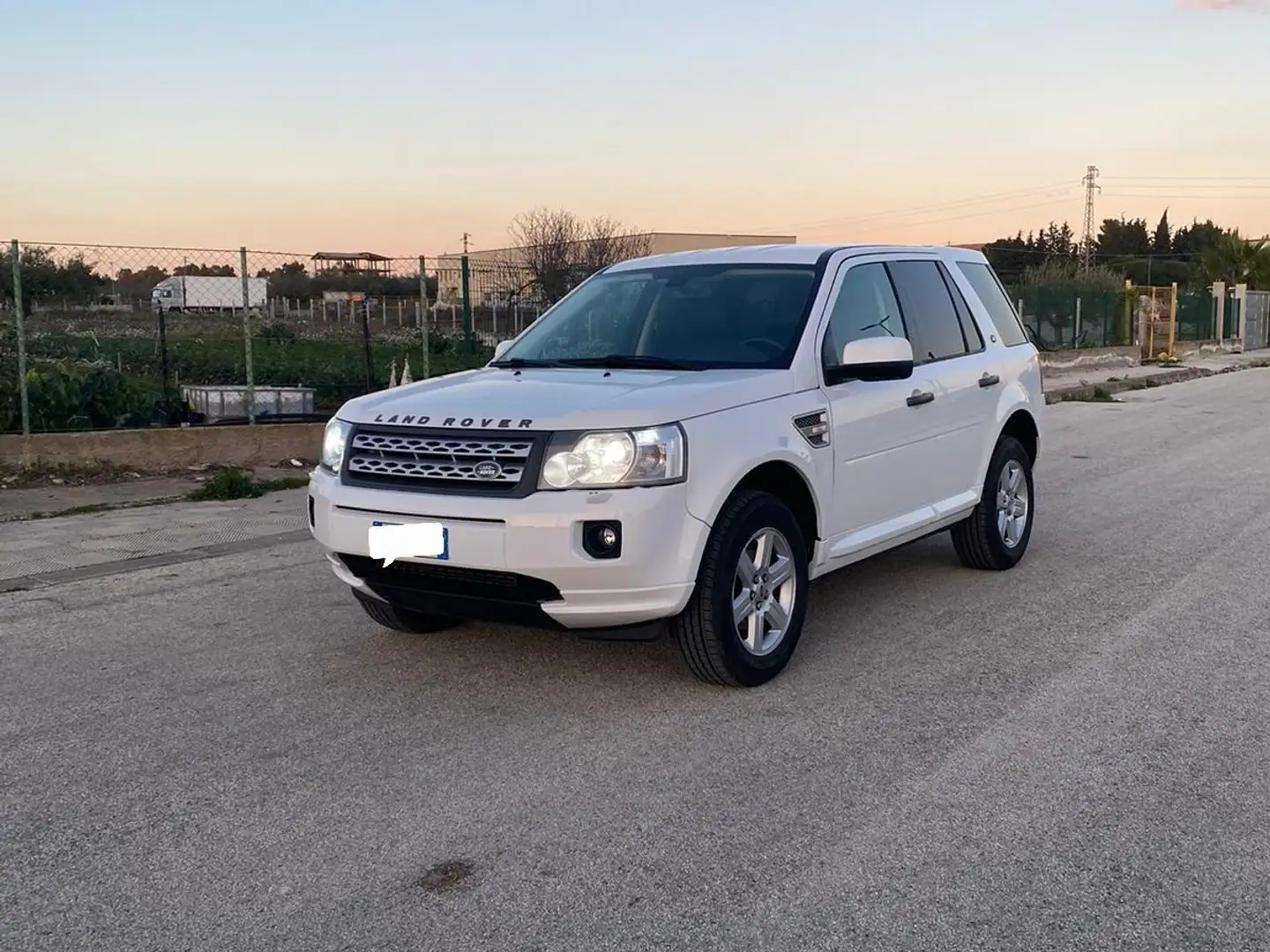 Land Rover Freelander 2.2 sd4 S 190cv auto Blanc - 1