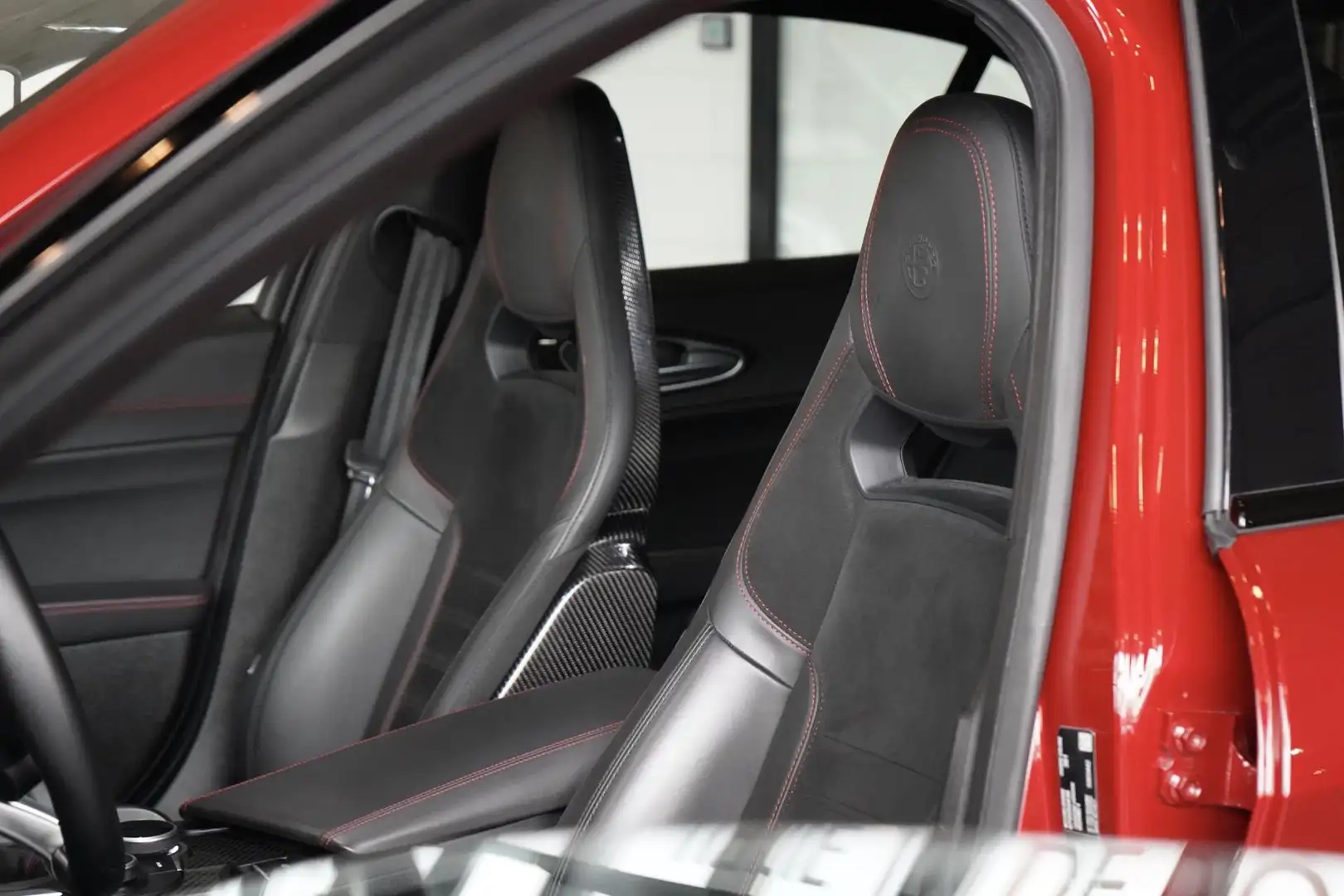 Alfa Romeo Giulia 2.9 V6 Quadrifoglio H6 Rot - 2