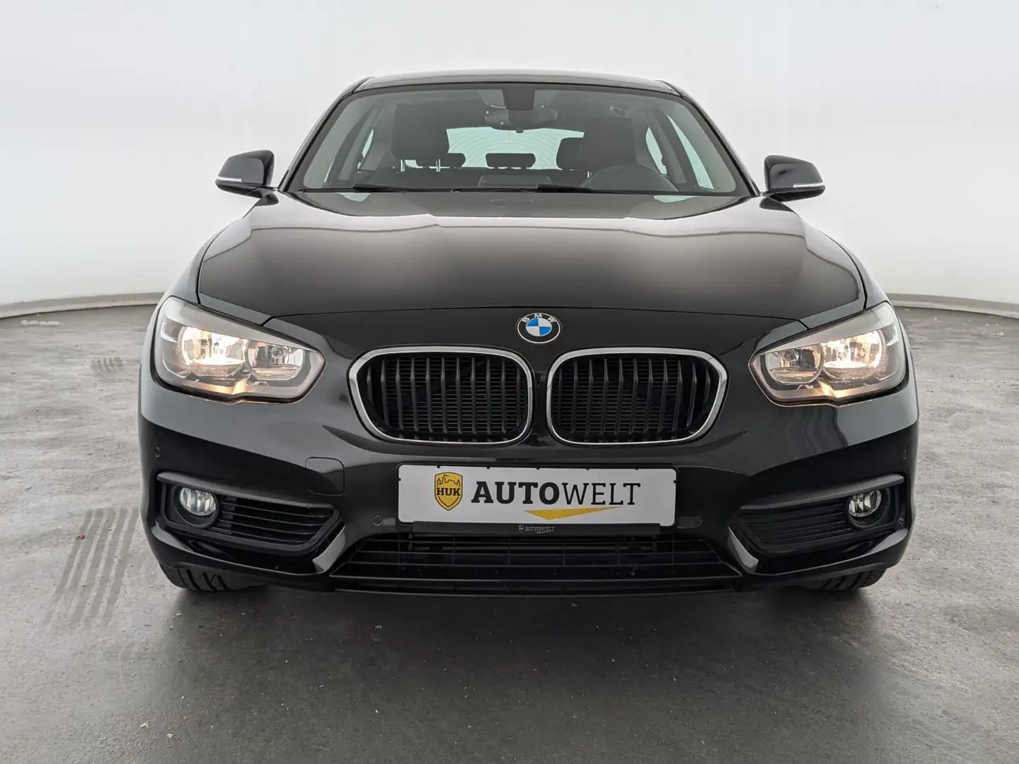 BMW 118 118i Advantage NAVI+STDHZG+RFK+TEMP+ Navi/Autom. Černá - 2