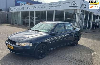 Opel Vectra 1.8-16V Business Edition