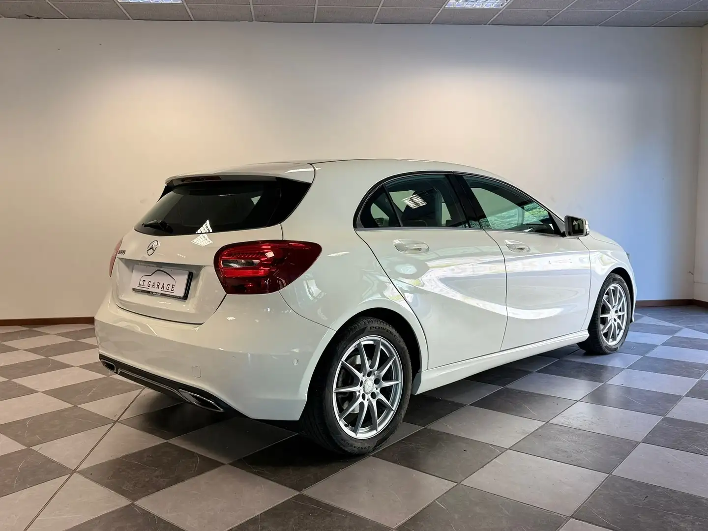 Mercedes-Benz A 180 Classe A Premium E6 Bianco - 2