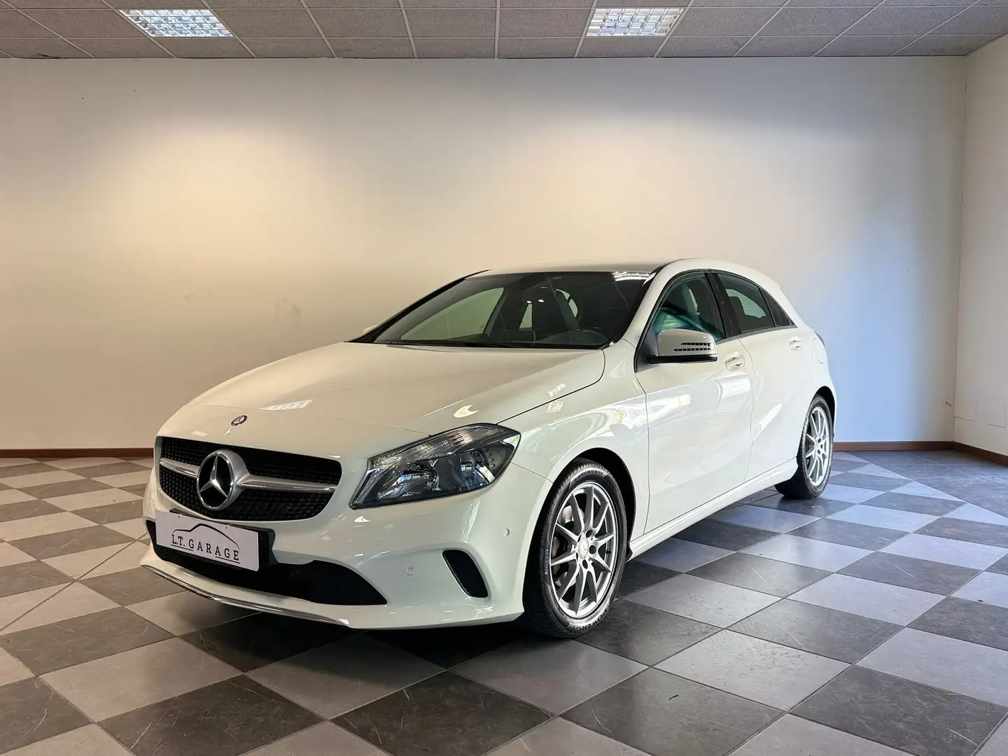 Mercedes-Benz A 180 Classe A Premium E6 Bianco - 1