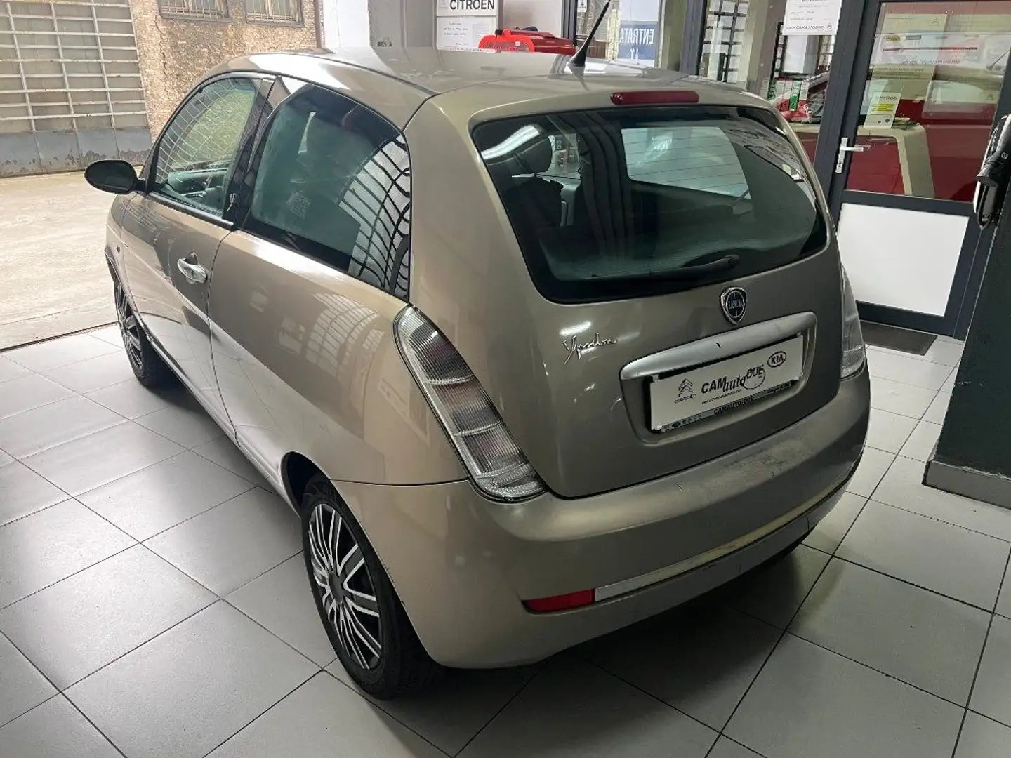 Lancia Ypsilon 1.2 69 CV Argento - 2