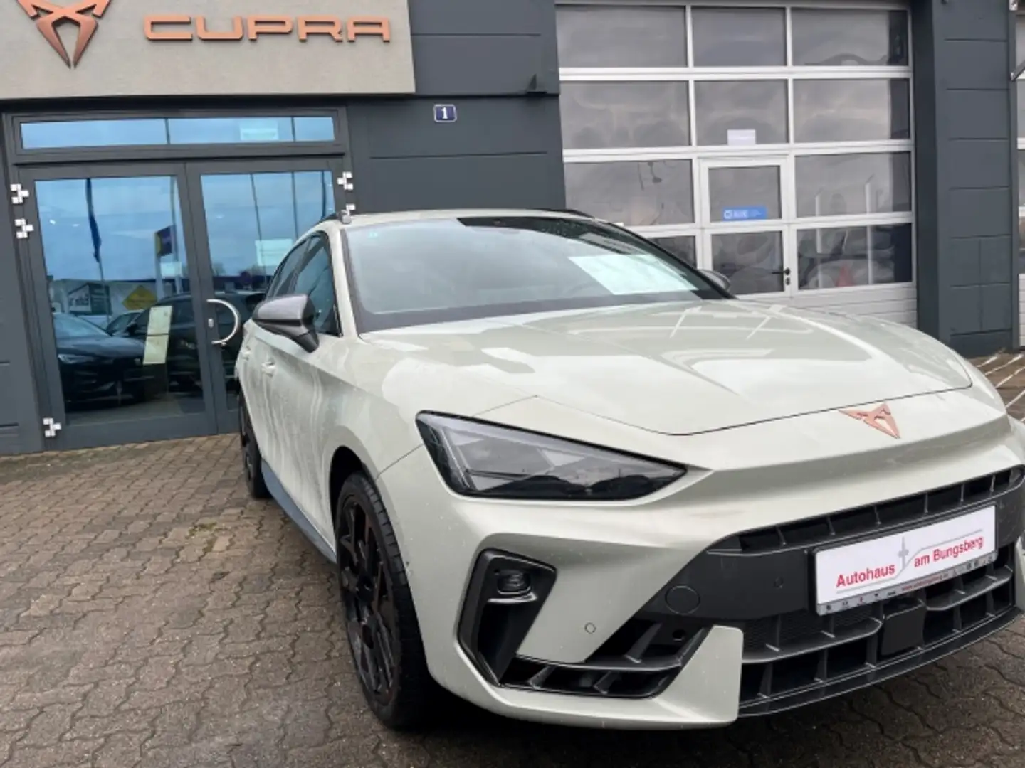 CUPRA Leon Sportstourer 2.0 TSI 4Drive VZ ❗️Sofort-Verfügbar❗ Grau - 2