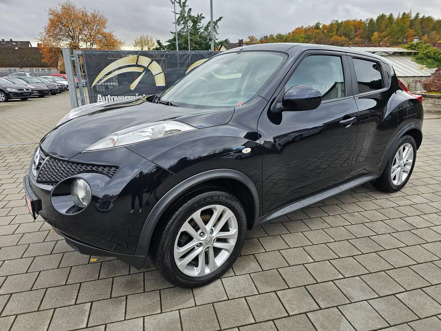 Nissan Juke Tekna 4x4 / TÜV neu / Automatik/ Leder Schwarz - 1