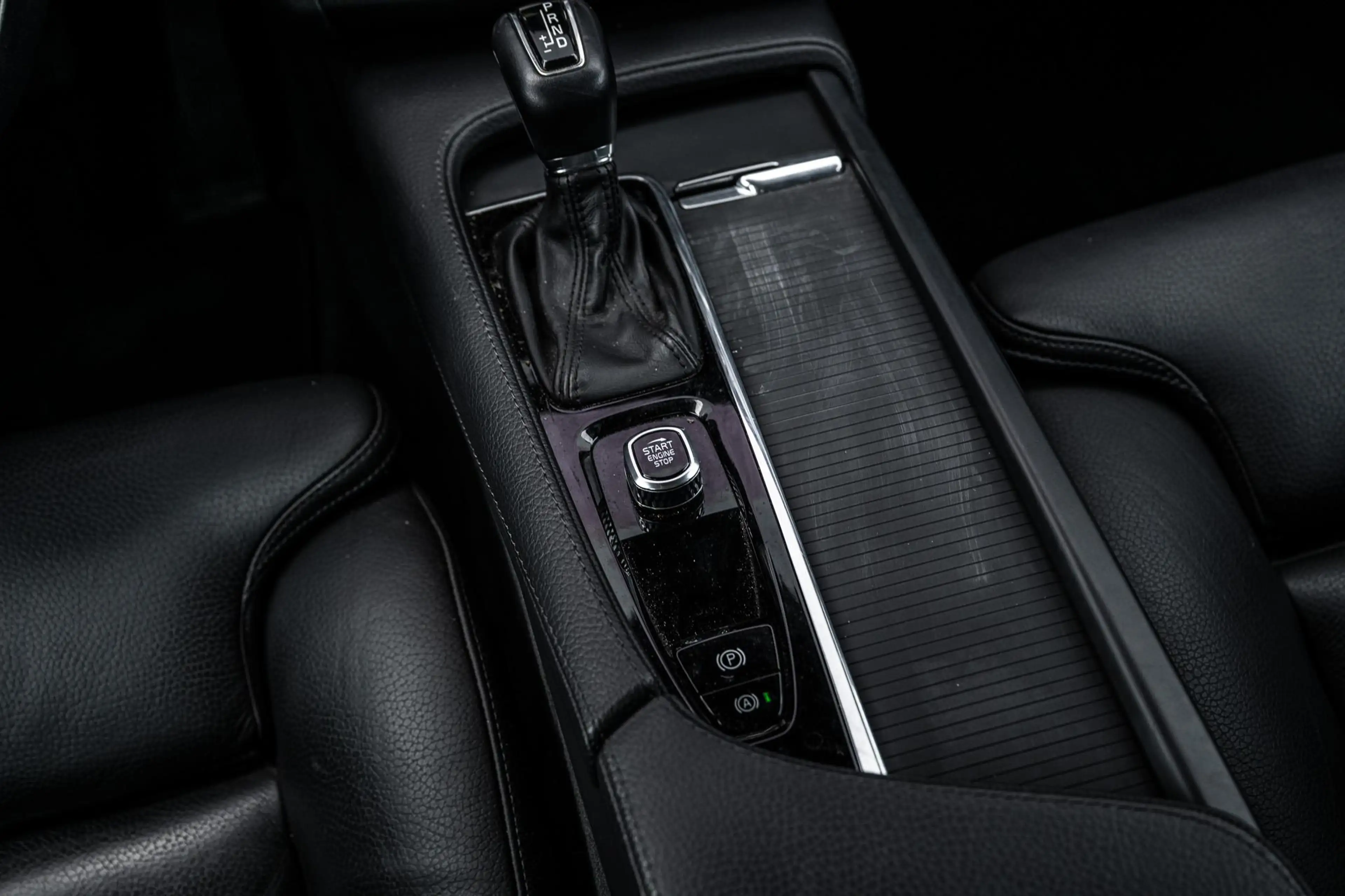 Volvo V90 2.0 T4 Momentum | Trekhaak | Standkachel | Stoel/s — photo 14