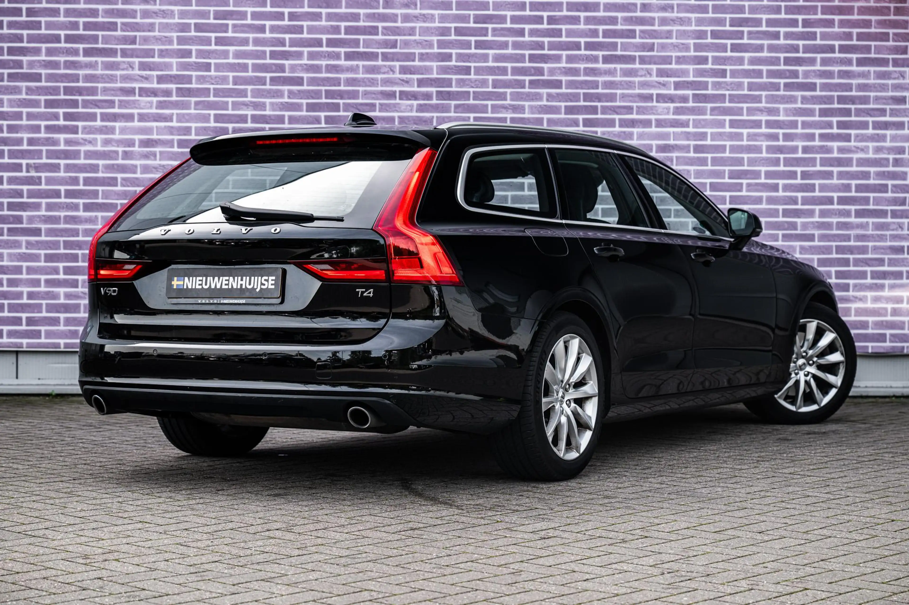 Volvo V90 2.0 T4 Momentum | Trekhaak | Standkachel | Stoel/s — photo 2