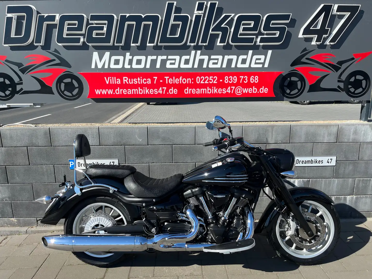 Yamaha XV 1900 **1.HAND**NUR 6200KM**HU, INSPEKTION NEU**SISSYBAR Nero - 1
