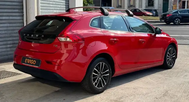Volvo V40 view 3