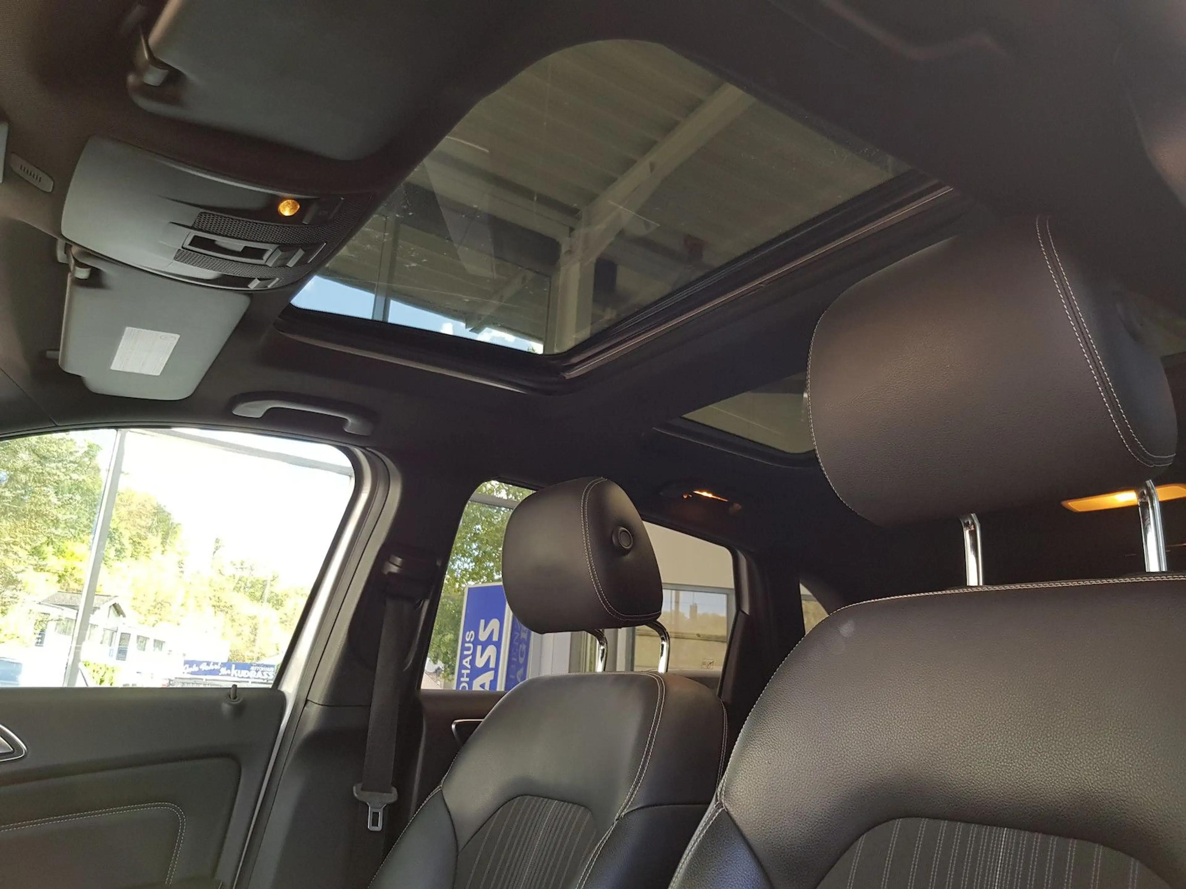 Mercedes-Benz B 180 SPORTS TOURER AHK PANO PTS SHZ KLIMA — photo 9