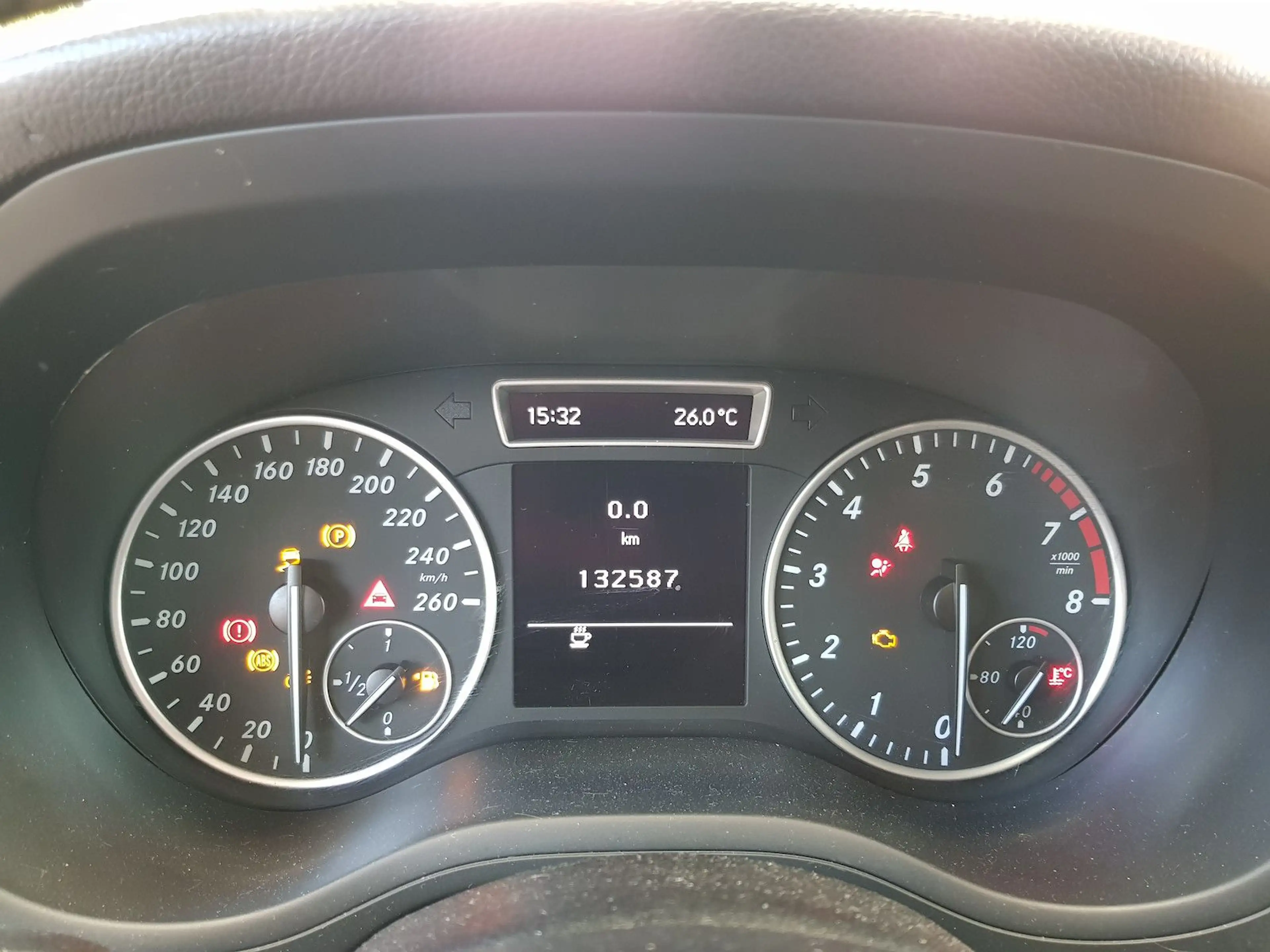 Mercedes-Benz B 180 SPORTS TOURER AHK PANO PTS SHZ KLIMA — photo 8