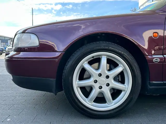Audi A8 view 9