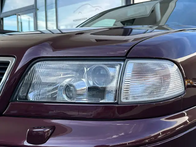 Audi A8 view 10