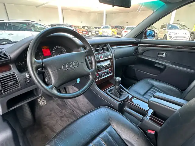 Audi A8 view 15