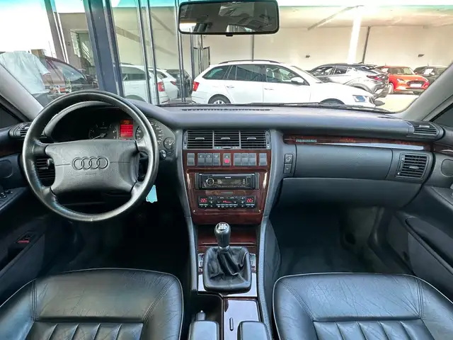 Audi A8 view 14