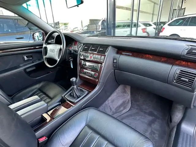 Audi A8 view 13