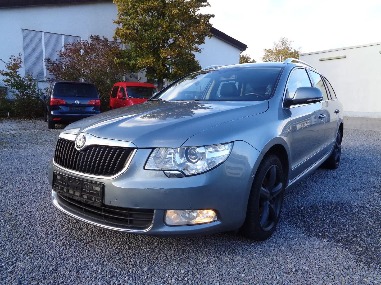 Skoda Superb Combi Elegance Grau - 1