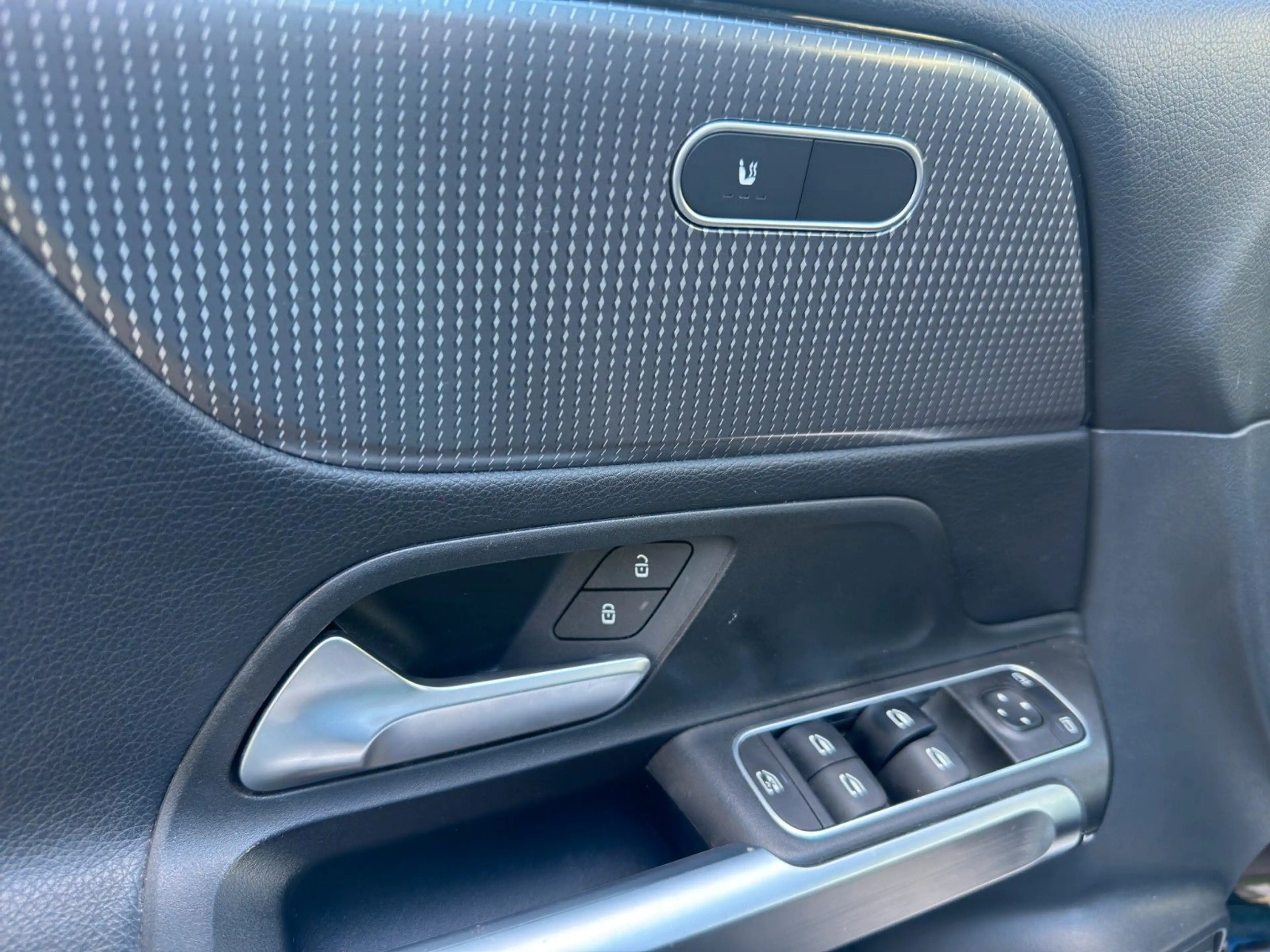 Mercedes-Benz GLB 200 Progressive, Leder,Navi,Kamera,Busimess — photo 24