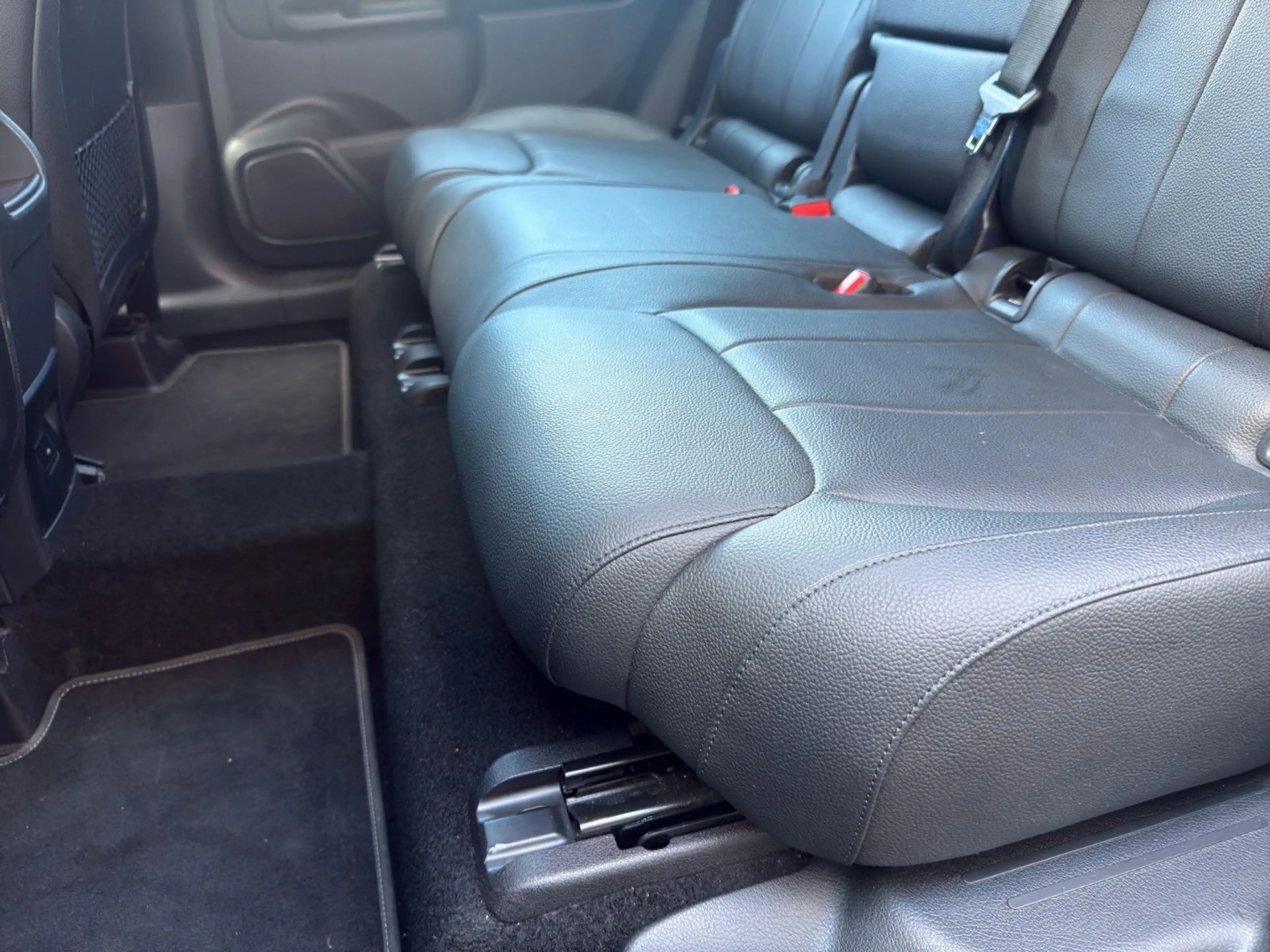 Mercedes-Benz GLB 200 Progressive, Leder,Navi,Kamera,Busimess — photo 23