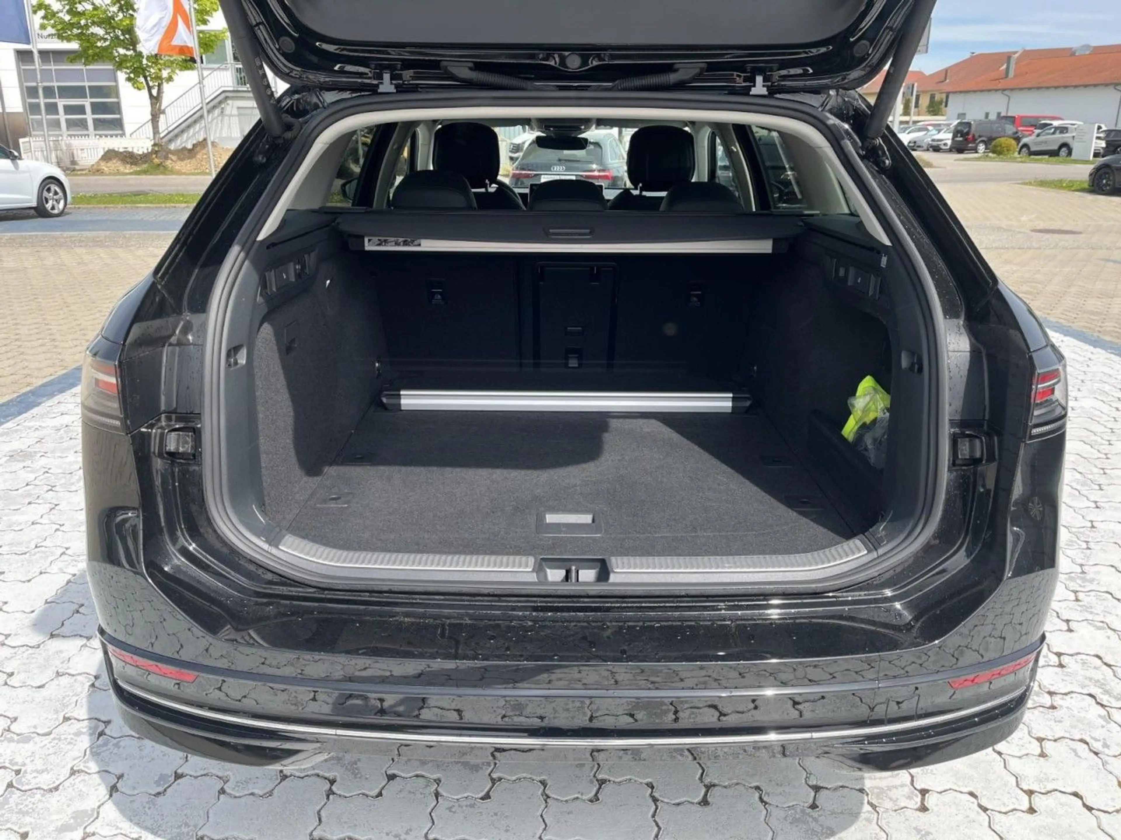 Volkswagen Passat Variant 2.0 TDI Elegance DSG (MatrixLED+N — photo 6