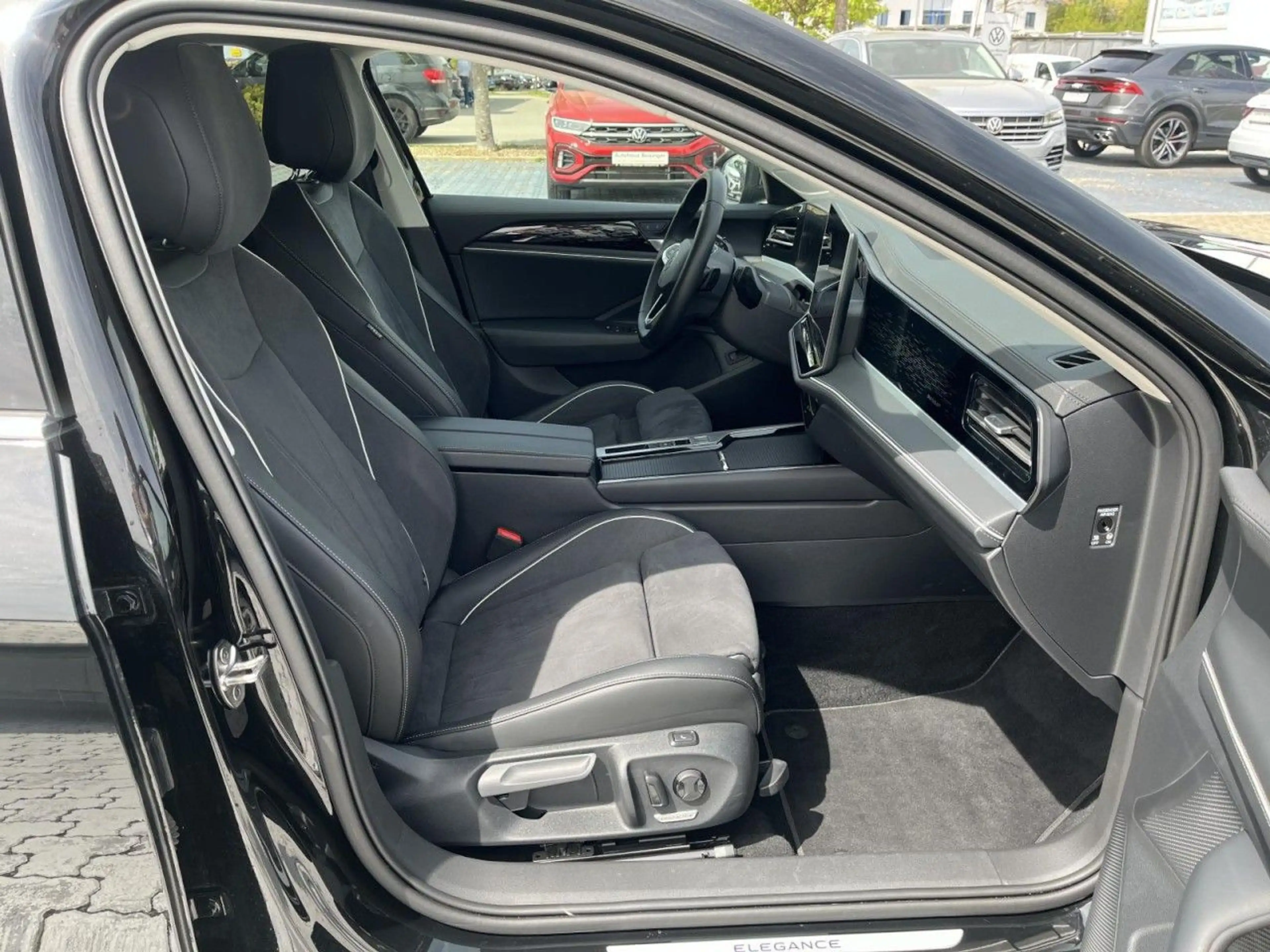 Volkswagen Passat Variant 2.0 TDI Elegance DSG (MatrixLED+N — photo 12