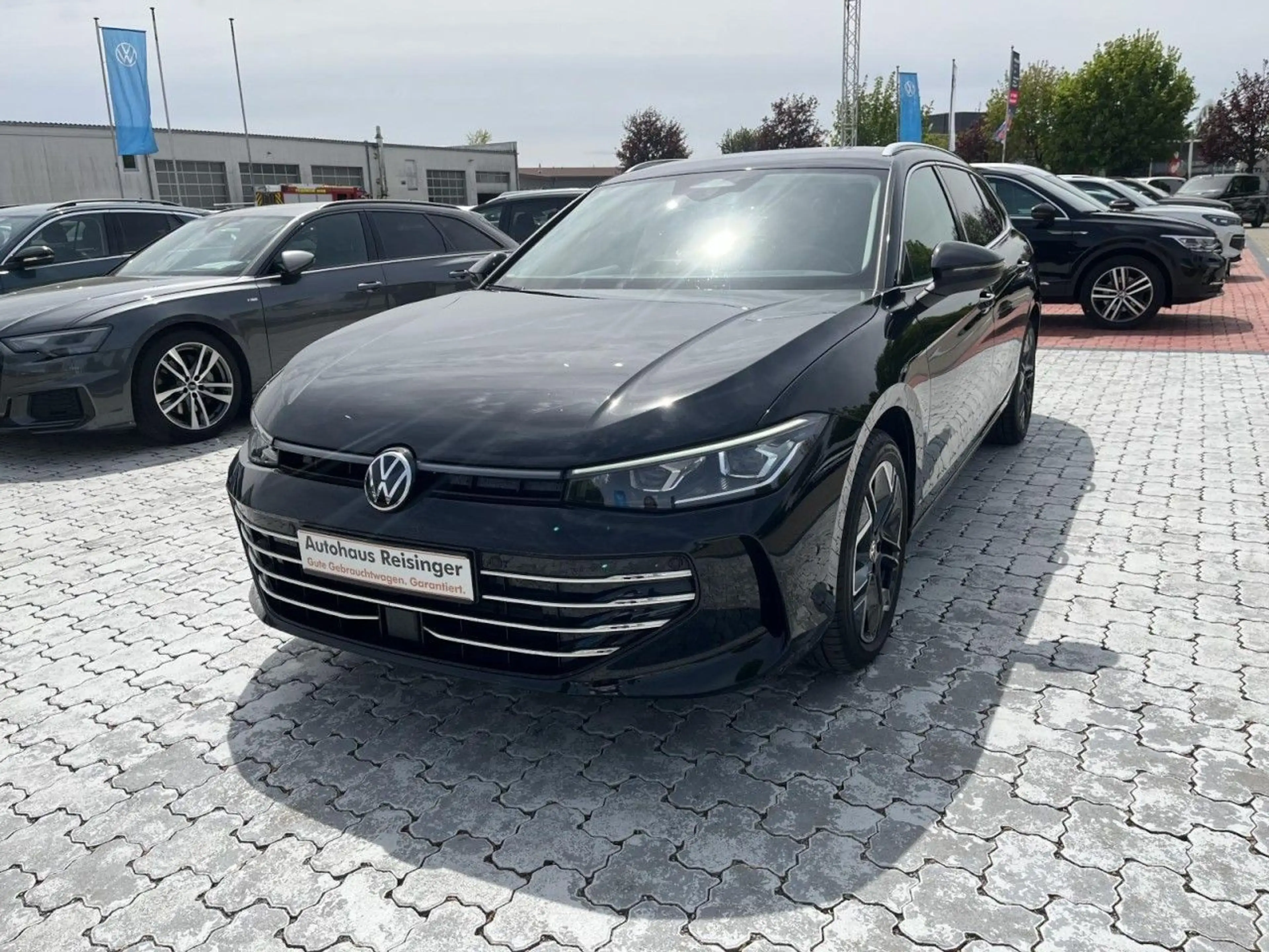 Volkswagen Passat Variant 2.0 TDI Elegance DSG (MatrixLED+N — photo 2