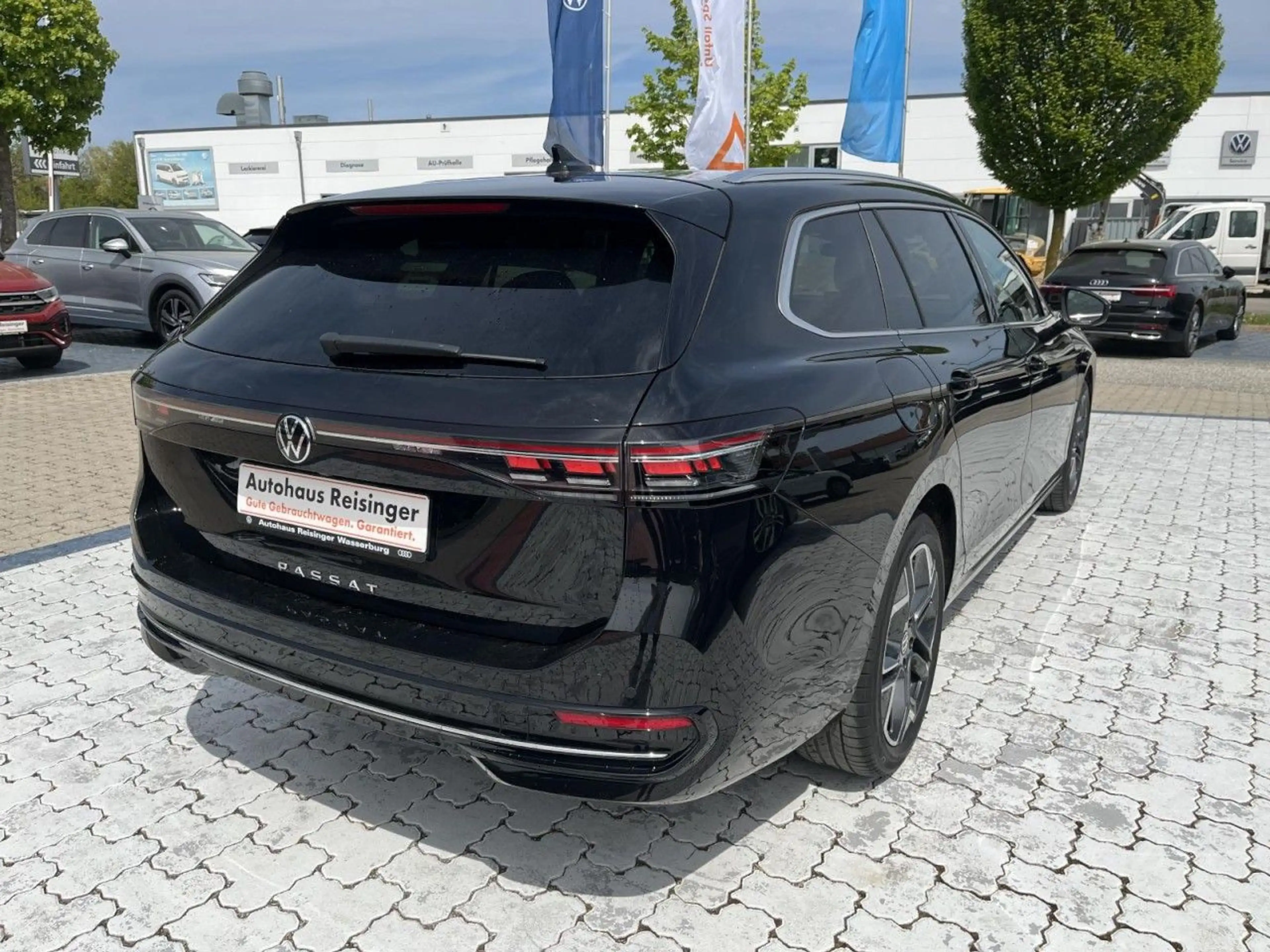 Volkswagen Passat Variant 2.0 TDI Elegance DSG (MatrixLED+N — photo 3