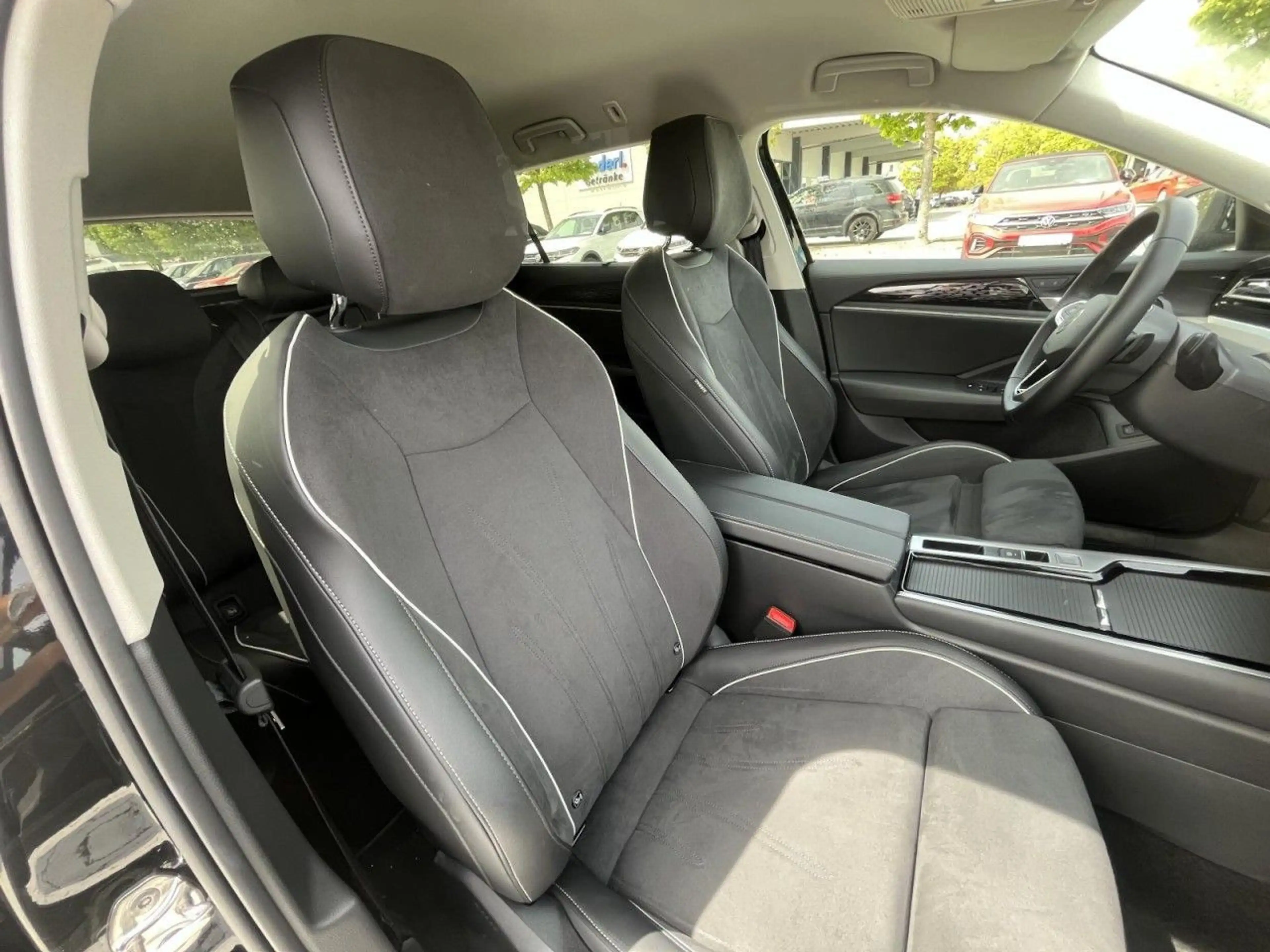 Volkswagen Passat Variant 2.0 TDI Elegance DSG (MatrixLED+N — photo 13