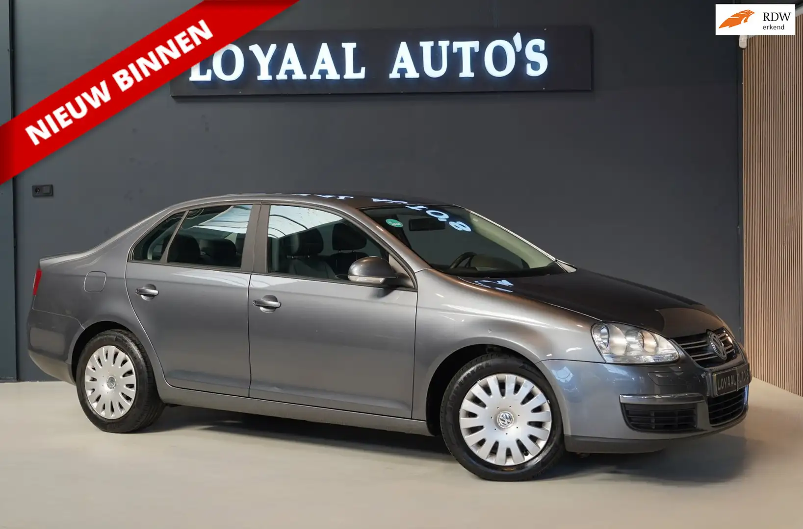 Volkswagen Jetta 1.6 Trendline | AIRCO | ELEK.RAMEN | NAP | APK. Gris - 1