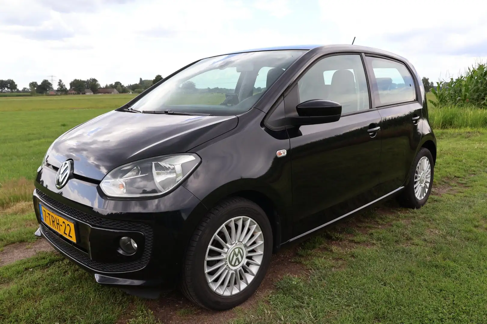 Volkswagen up! 1.0 high up! BlueMotion|Bluetooth|Cruise|1ste eige Zwart - 1
