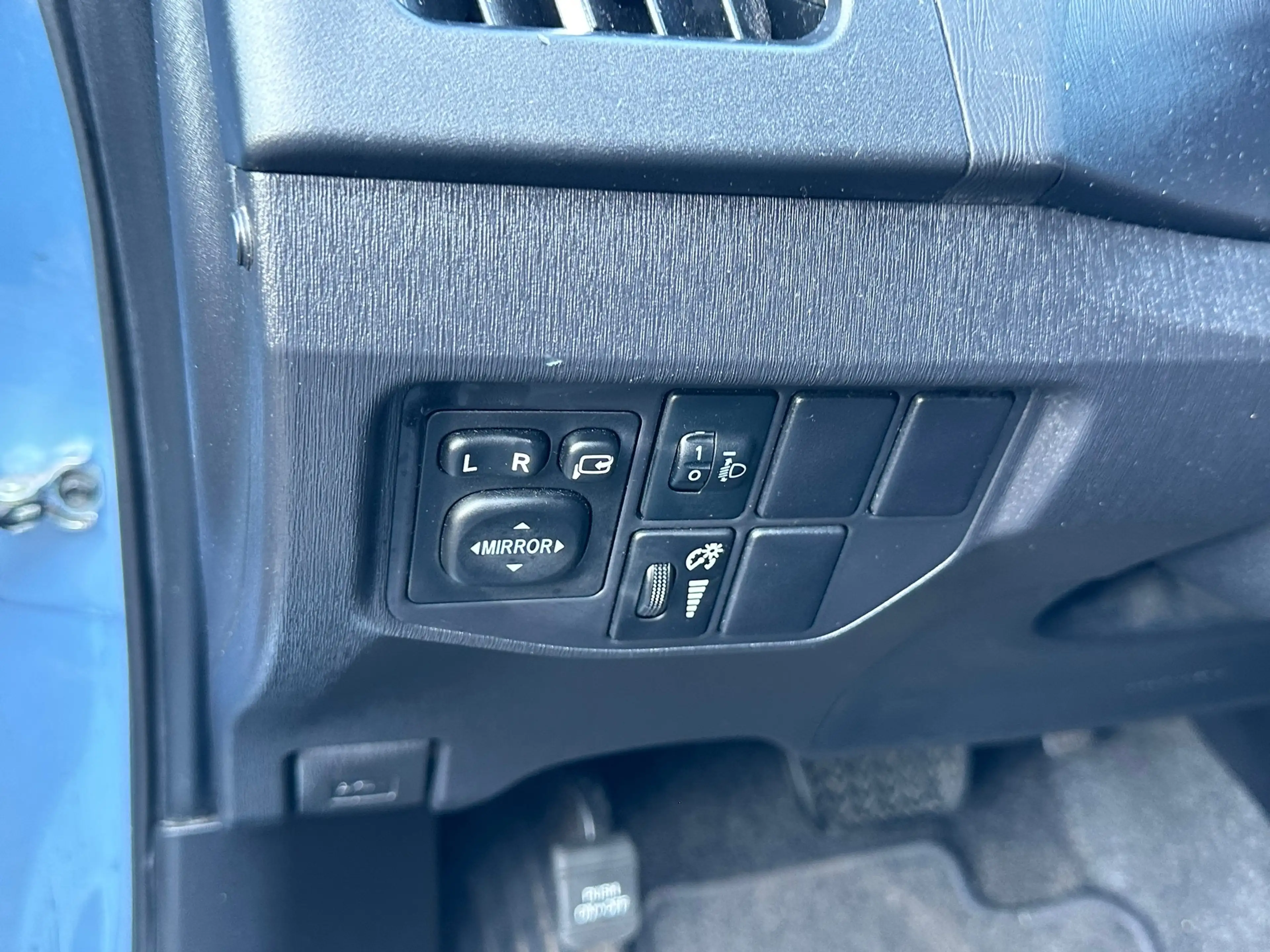 Toyota Prius 1.8 Plug-in Aspiration — photo 13