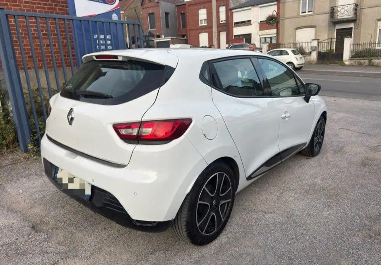 Renault Clio Citadine 5 portes — photo 3
