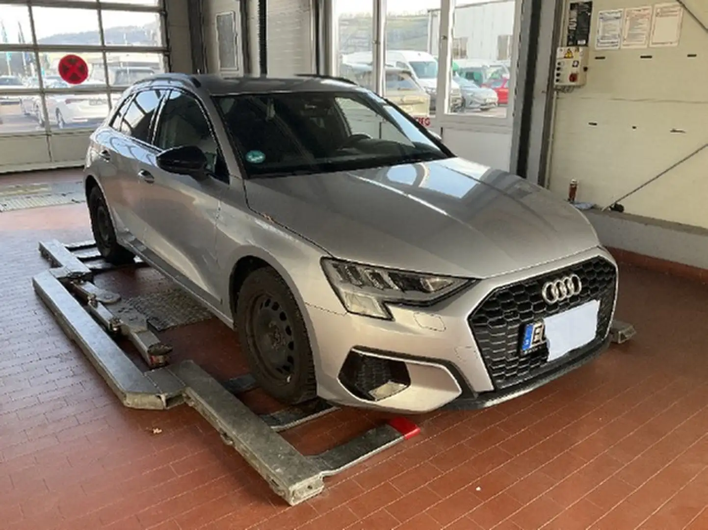 Audi A3 Sportback 30 TFSI advanced Rear-View Silber - 2