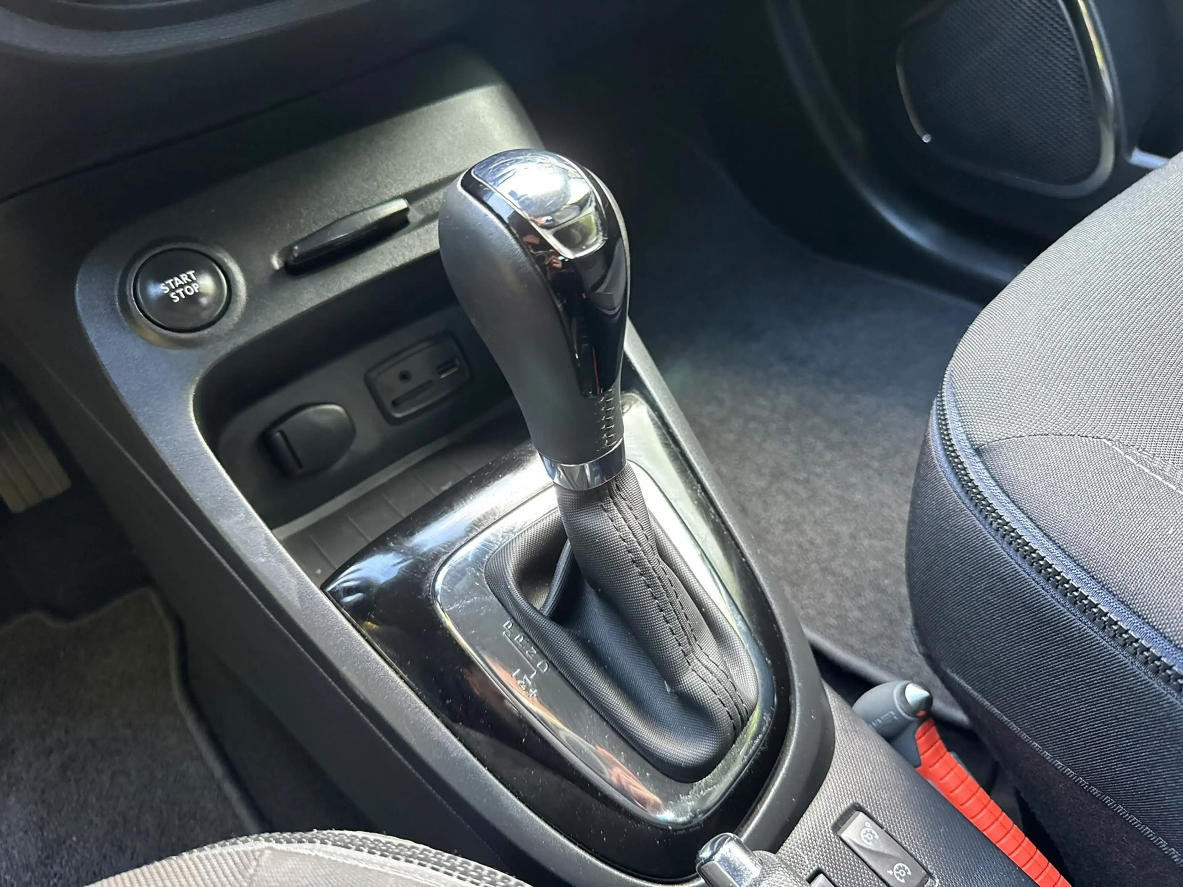 Renault Captur 1.2 TCe Dynamique / Navi / Camera / Automaat / led — photo 17