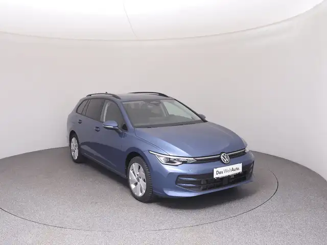 Volkswagen Golf view 2