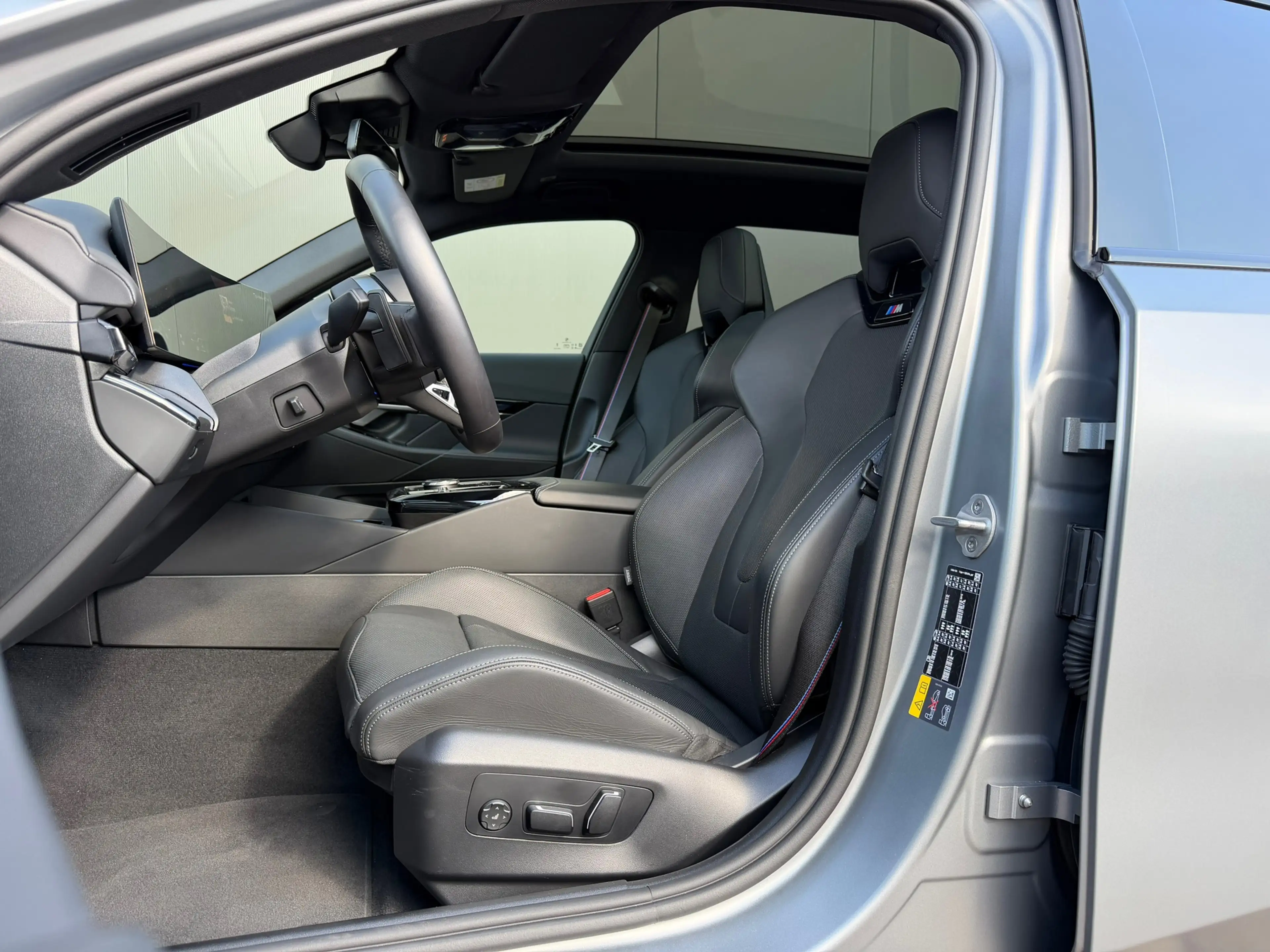 BMW 550 5-serie Touring 550e xDrive M-Sport Pro M-Seats B& — photo 7