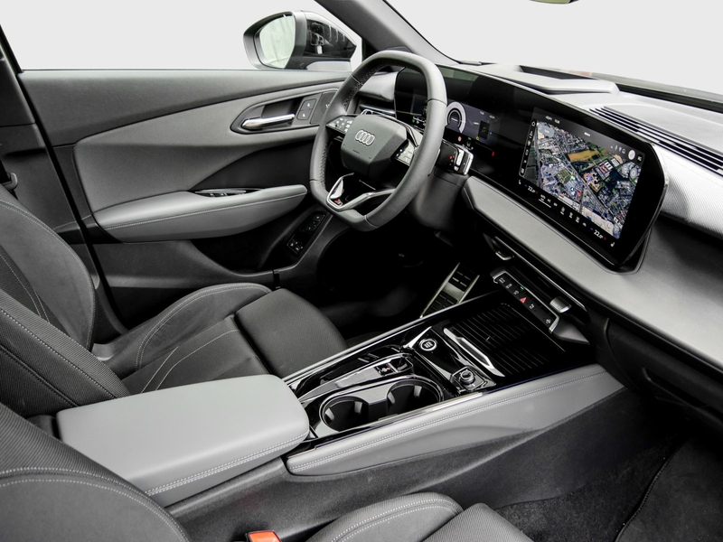 Audi Q3 Sportback e-hybrid S line Matrix SONOS Pano Nav... — photo 3