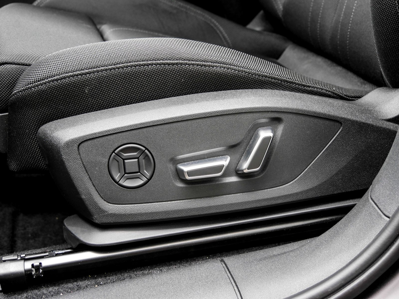 Audi Q3 Sportback e-hybrid S line Matrix SONOS Pano Nav... — photo 13
