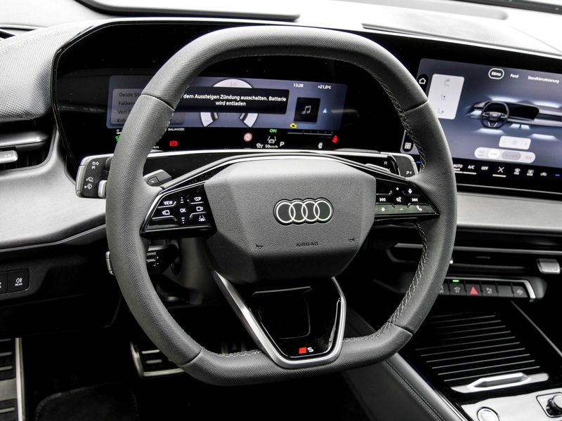 Audi Q3 Sportback e-hybrid S line Matrix SONOS Pano Nav... — photo 9