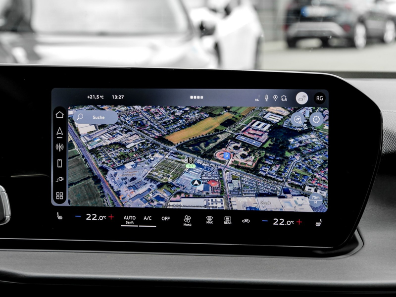Audi Q3 Sportback e-hybrid S line Matrix SONOS Pano Nav... — photo 7