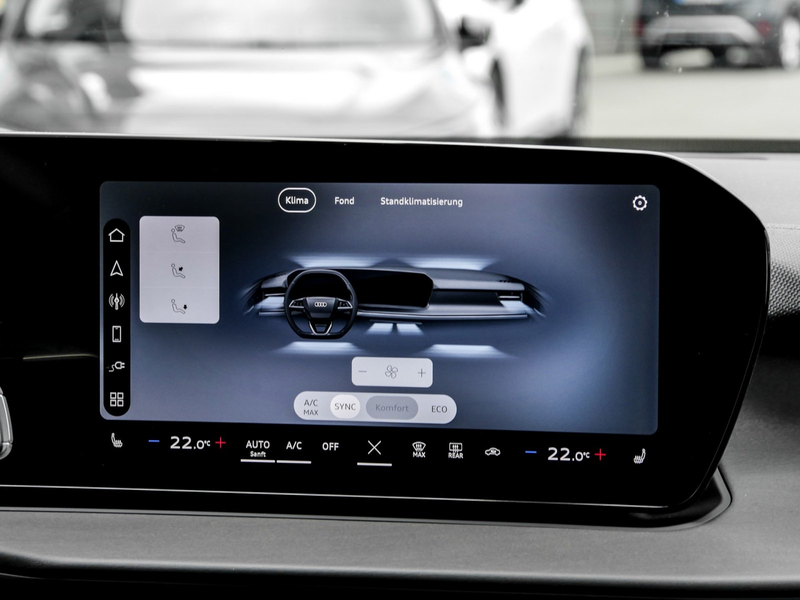 Audi Q3 Sportback e-hybrid S line Matrix SONOS Pano Nav... — photo 8
