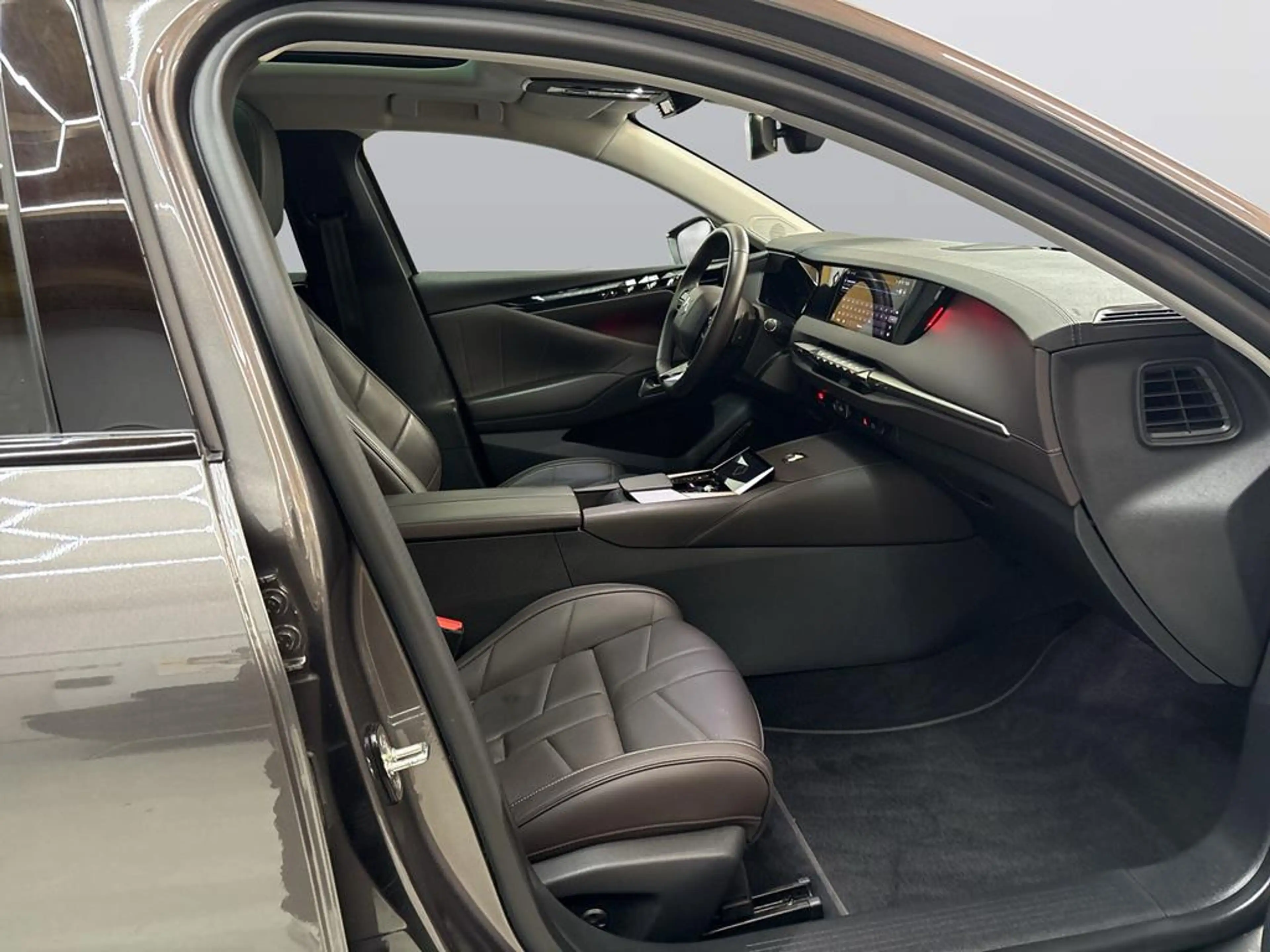 DS Automobiles DS 4 Opera — photo 10