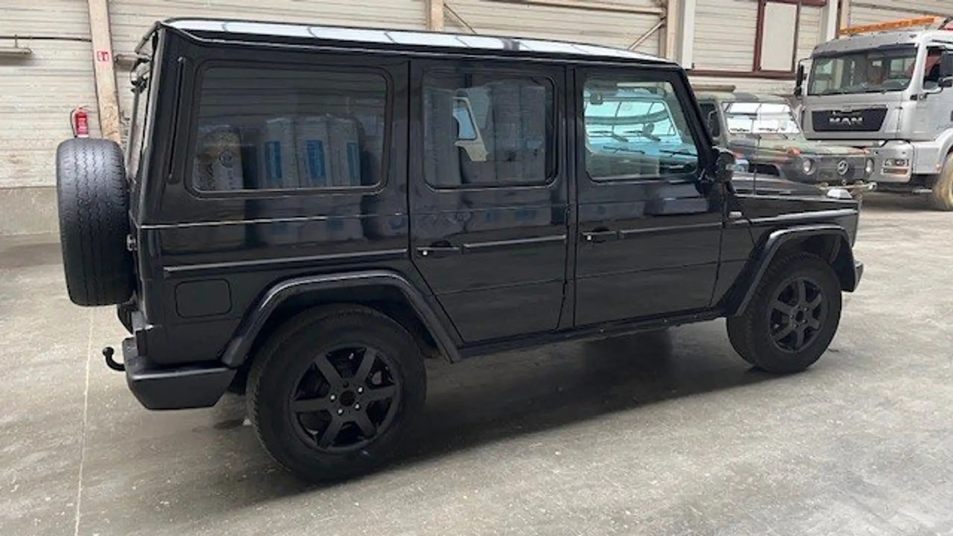 Mercedes-Benz G 300 BLACK-DEAL :) Benzine, Oldtimer, 7-zitpl. crna - 2