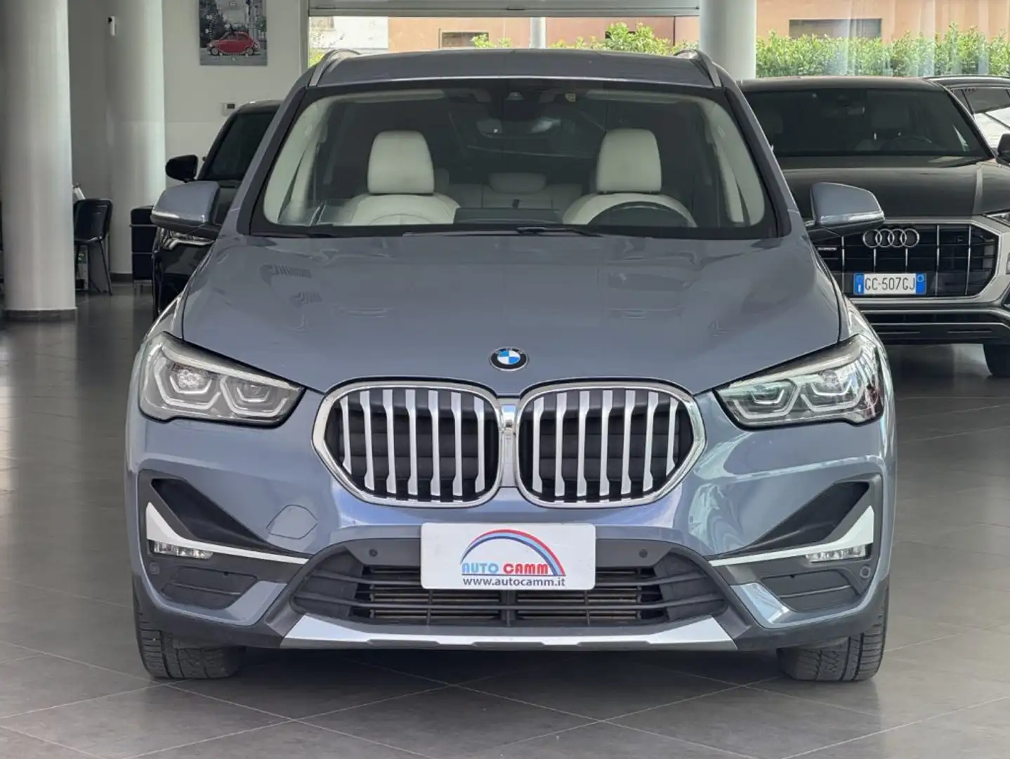 BMW X1 sDrive 18d 150cv Aut. xLine Grijs - 2