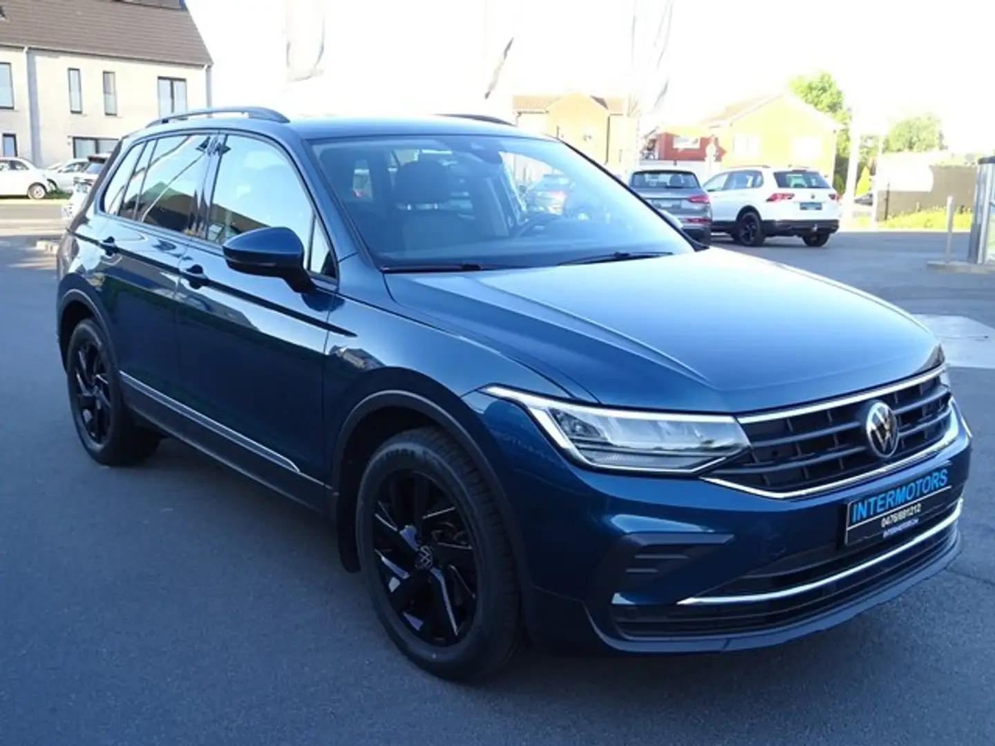 Volkswagen Tiguan 1.5 TSI Life  DSG+Wegklapbare trekhaak/ Carplay Blauw - 2