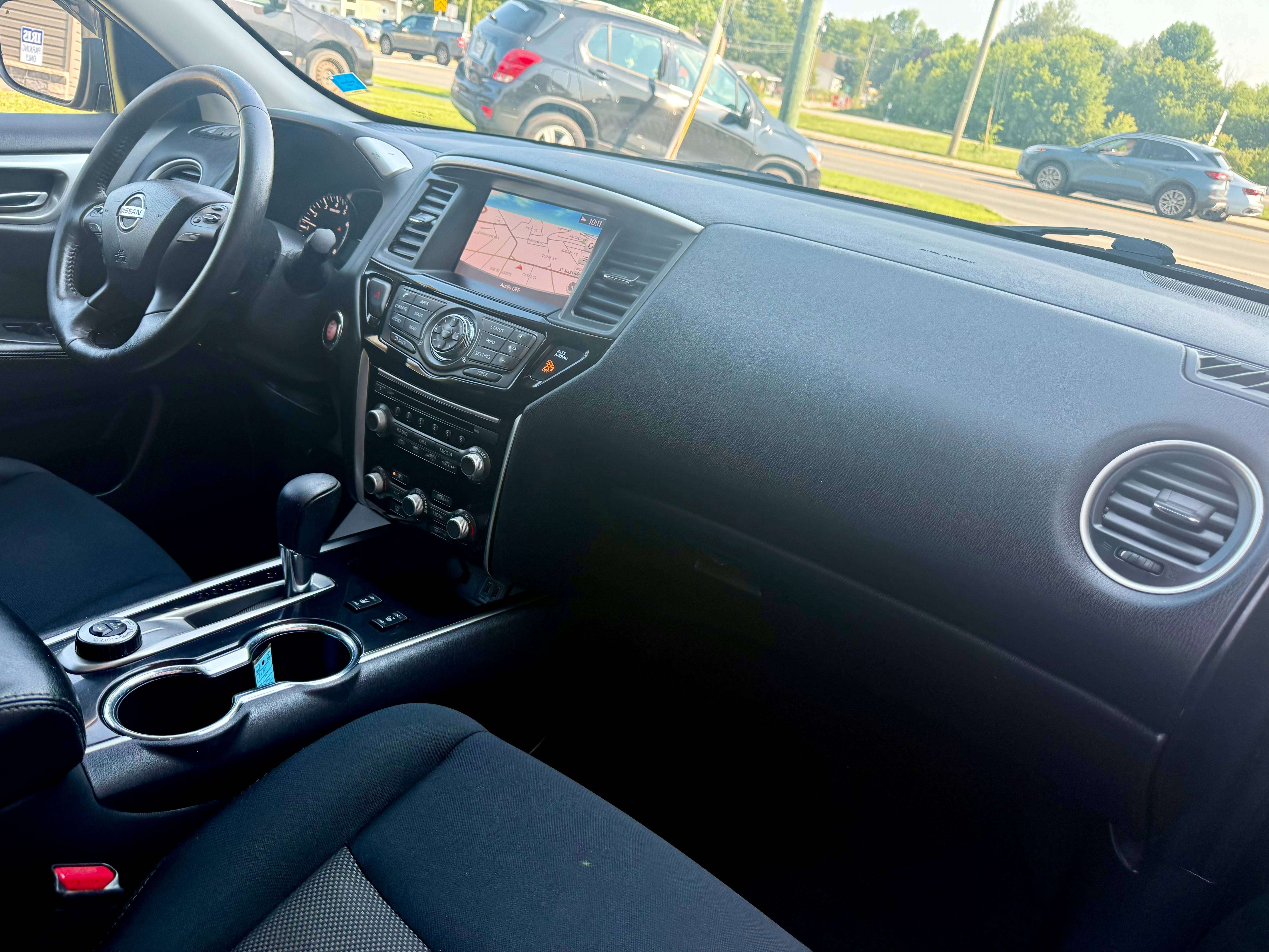 2018 Nissan Pathfinder 4x4 SV Tech - heated seats - nav - camera - remote — снимка 1