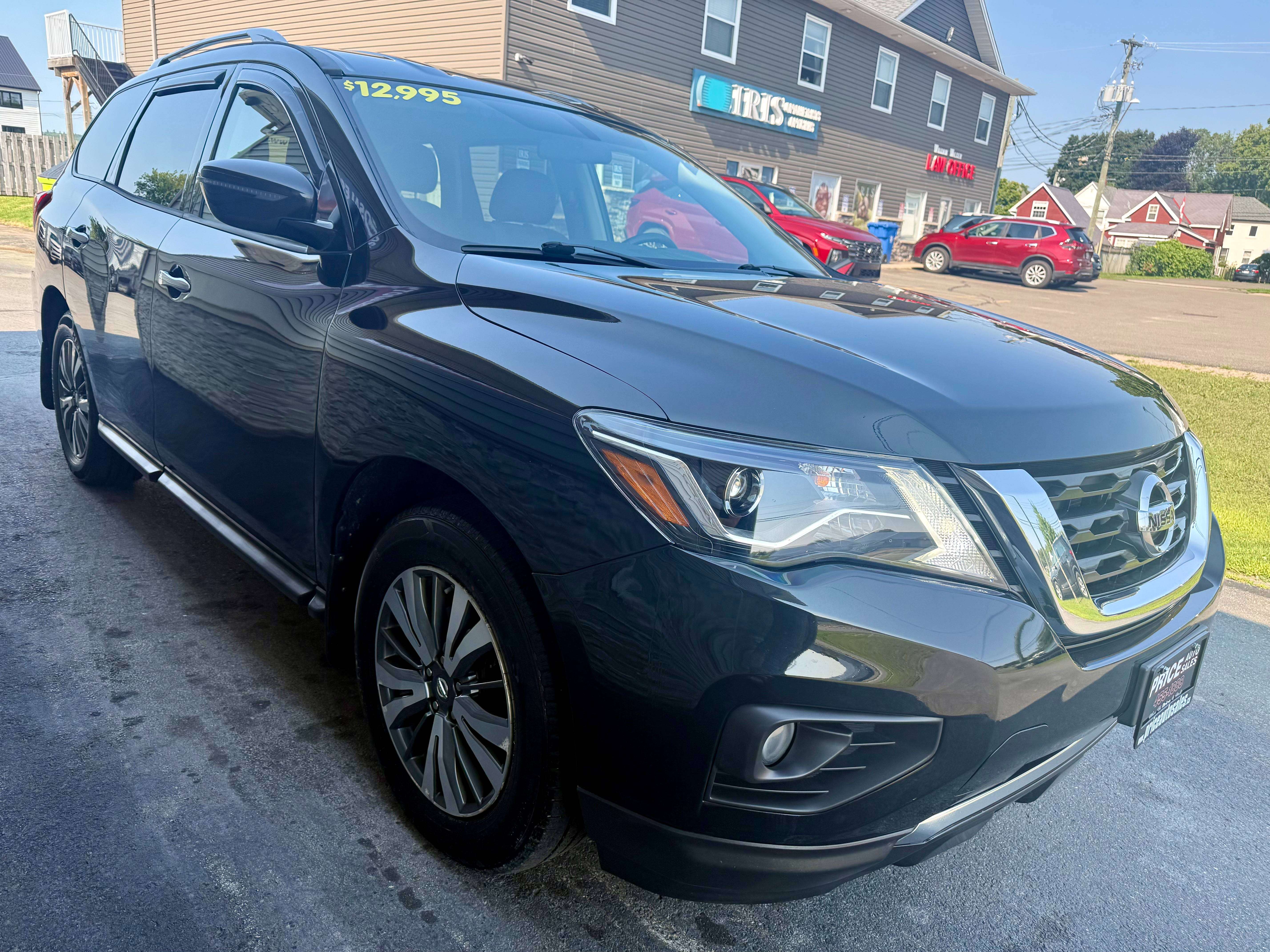2018 Nissan Pathfinder 4x4 SV Tech - heated seats - nav - camera - remote — снимка 1
