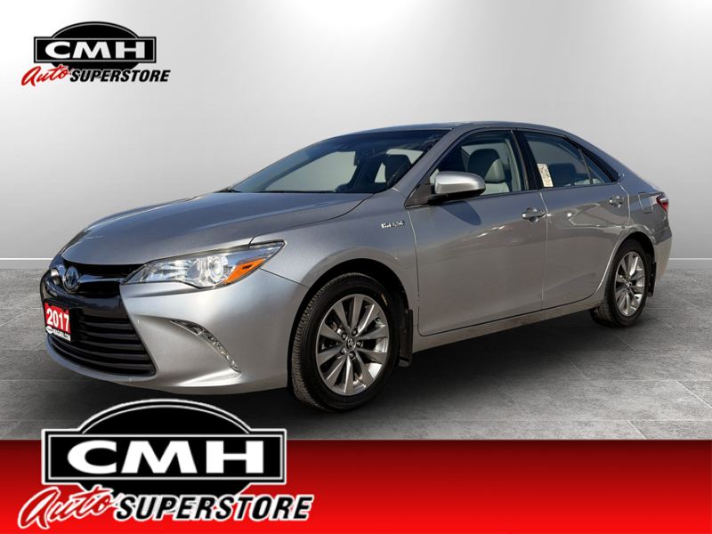 2017 Toyota Camry XLE  **LOW KMS - CLEAN CARFAX**