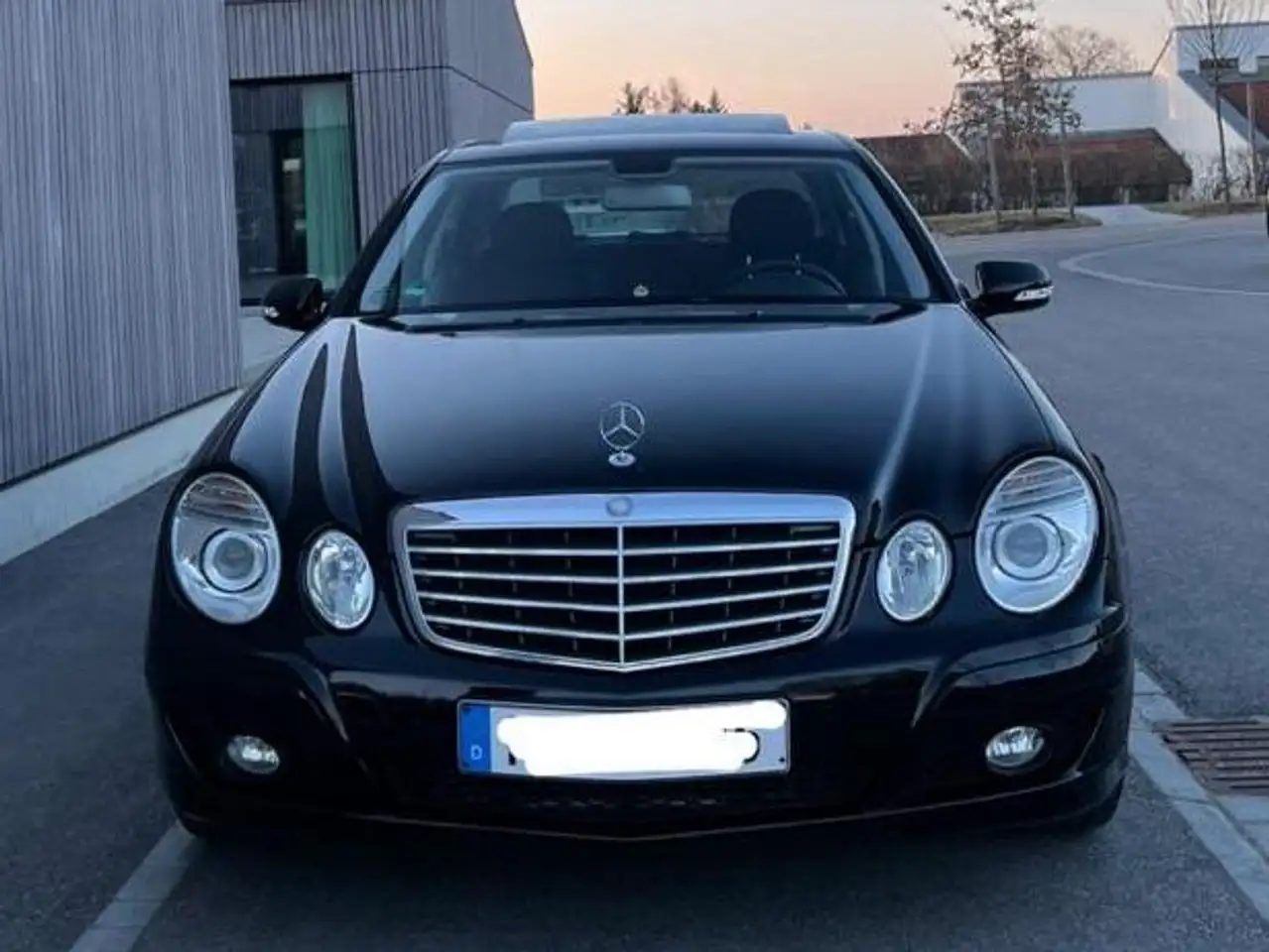 Mercedes-Benz E 200