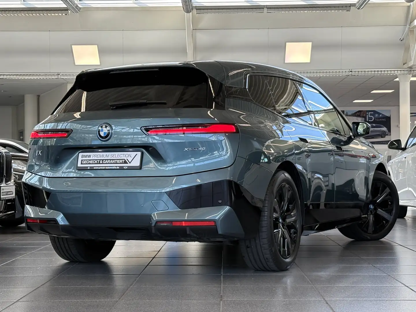 BMW iX xDrive40 M Sport DA Prof Laser PA+ SkyLounge Niebieski - 2